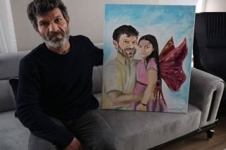 Regalan casa al hombre que se viraliz&oacute; sosteniendo mano de su hija fallecida en sismo