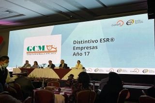 Recibe Granjas Carroll por 17 a&ntilde;os consecutivos distintivo como Empresa Socialmente Responsable