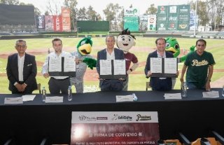 Firman convenio de colaboraci&oacute;n el IMDP y el Club Pericos de Puebla