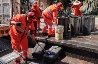 Refuerza Gobierno de la Ciudad la limpieza en el Centro Hist&oacute;rico con una intervenci&oacute;n integral