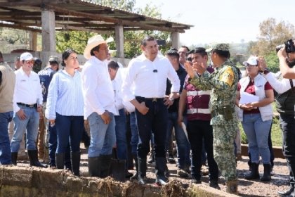 Gobernador Armenta y fuerzas de seguridad nacional, estatal y municipal atienden personalmente y compromete reposici&oacute;n de 70 viviendas afectadas por tromba