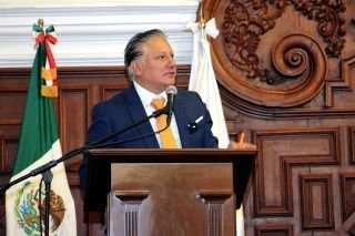 Fernando Morales firma compromiso de incremento del 5% al presupuesto anual de la BUAP&nbsp;