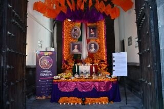 Con ofrenda a mujeres de la independencia, Poder Judicial de Puebla contribuye a la conservaci&oacute;n de tradiciones mexicanas