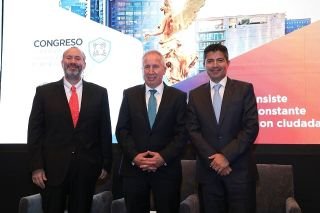 Eduardo Rivera llama a un federalismo responsable en favor de los municipios del pa&iacute;s