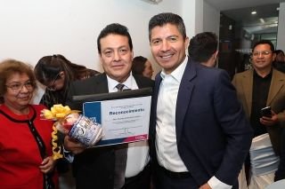 Eduardo Rivera P&eacute;rez reconoce labor de las y los maestros en puebla