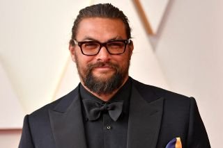 Jason Momoa involucrado en un fuerte accidente de tr&aacute;nsito con una motocicleta
