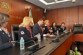 Reconoce el Senador Armenta la vocaci&oacute;n de servicio del Voluntariado de la Cruz Roja Puebla