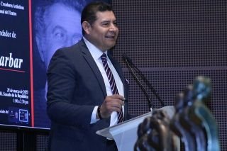 Alejandro Armenta adelanta iniciativa para proteger a artistas
