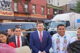 Alejandro Armenta reconoce contribuci&oacute;n de migrantes poblanos desde Estados Unidos