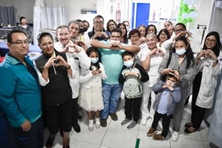 Tras un exitoso trasplante en el Hospital para la Ni&ntilde;ez Poblana, Juan Diego regresa a casa