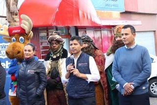 Eduardo Rivera entrega modernizaci&oacute;n de sem&aacute;foros y balizamiento en avenidas de la ciudad