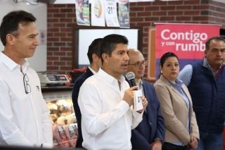 Eduardo Rivera inaugura la primera tienda "Mercado Bachoco" en el pa&iacute;s