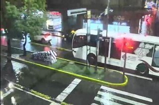 Polic&iacute;a municipal de Puebla enfrent&oacute; a delincuentes tras robo a una tienda de art&iacute;culos deportivos